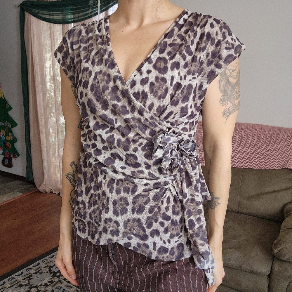New York & Company Animal Print Messh Scrunch Side Blouse Size Medium